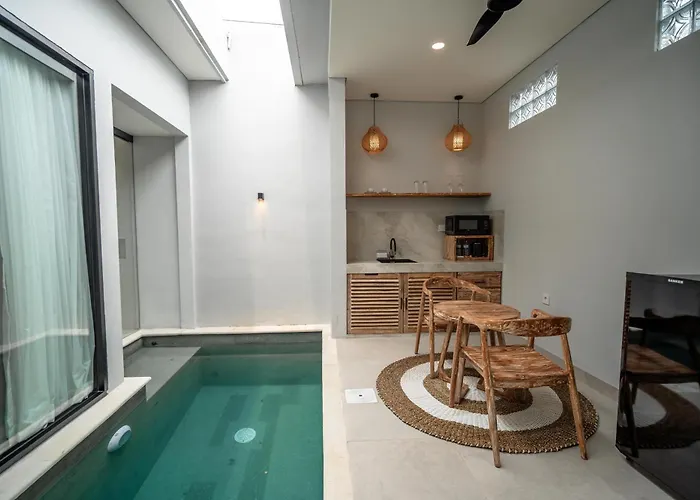 ホームステイ The Eight & Bali - *